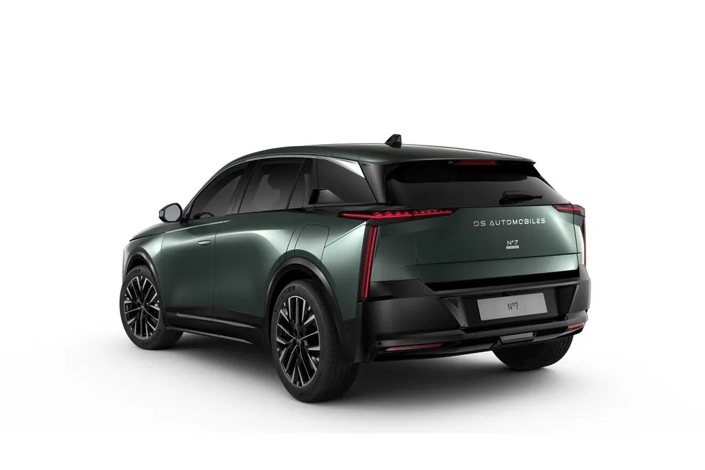 DS DS 7 N°7 Étoile - E-Tense