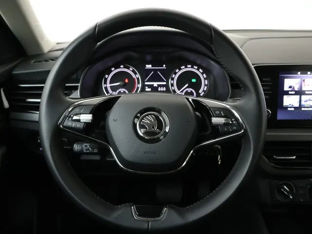Škoda Kamiq 1.0 TSI Ambition Apple CarPlay | Android Auto