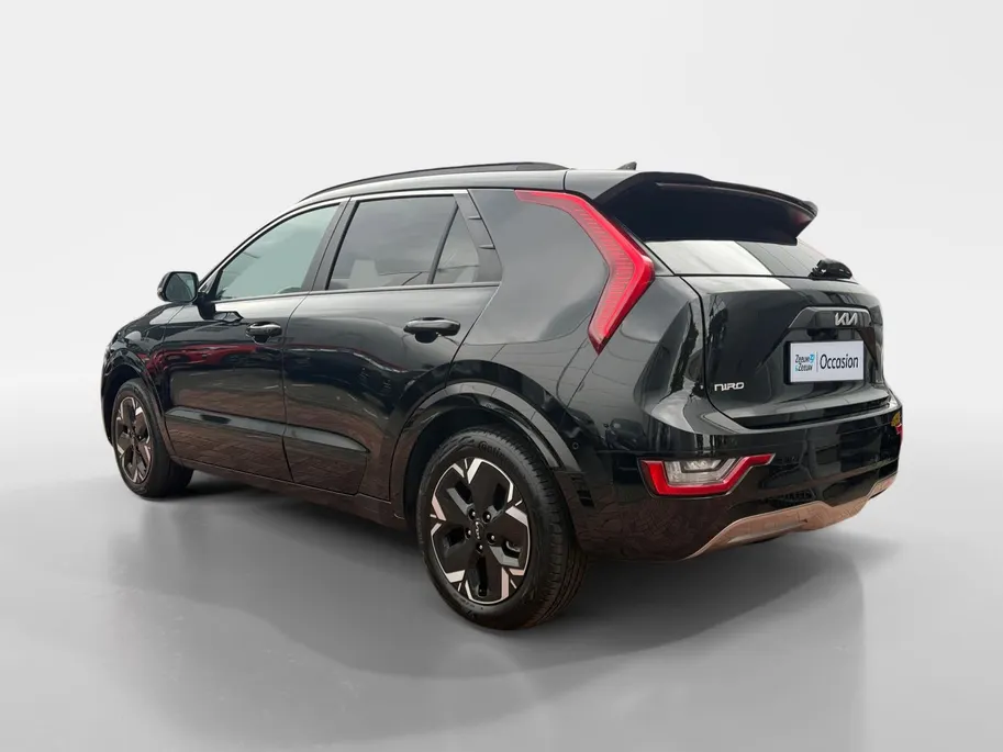 Kia Niro EV ExecutiveLine 64.8 kWh | Meest luxe uitvoering | Head up display | Stoelverwarming en ventilatie | Schuif/ Kantel dak | Cruise Control Adaptief | Carplay | Fabrieksgarantie t/m 4-2032 | NAP
