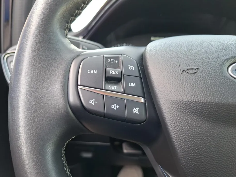 Ford Fiesta 1.0 EcoBoost Hybrid Titanium | Stoel- stuur en voorruitverwarming | Apple Carplay & Android auto | Cruise control