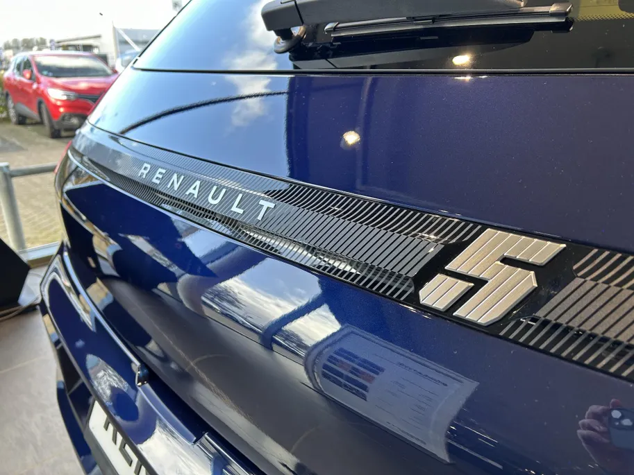 Renault 5 Comfort Range Techno | NU met €1.800,- Zeeuw & Zeeuw voorraadkorting en met GRATIS 5 jaar fabrieksgarantie tot 160.000km | PACK WINTER | V2G ready | Auto van het Jaar 2025 | Te financieren tegen 2,9% rente |