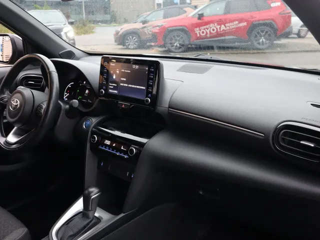 Toyota Yaris Cross 1.5 Hybrid Dynamic Trekhaak | Stoel en stuurverwarming | Parkeersensoren