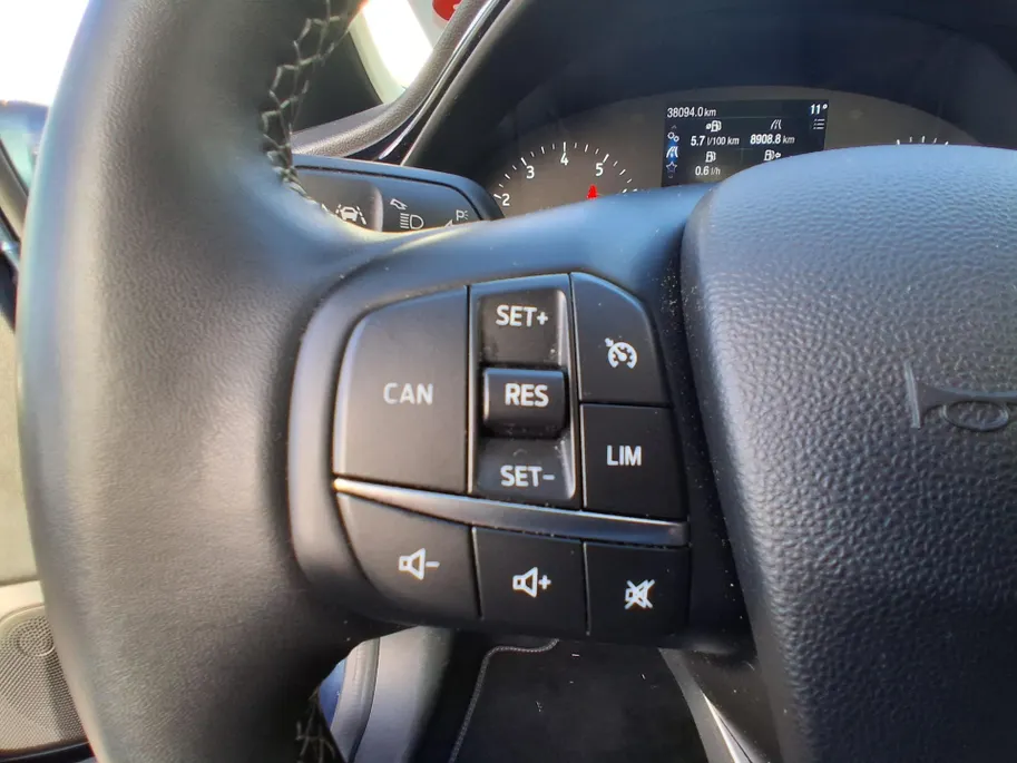 Ford Fiesta 1.0 EcoBoost Hybrid Titanium WINTERPAKKET.