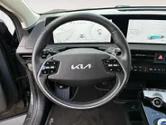 Kia EV6 Plus AWD 77.4 kWh | 100% SOH | Camera | Adaptieve Cruise Control | Elektrische achterklep | Stoelverwarming + ventilatie | Apple Carplay/Android Auto | Lichtmetalen Velgen |