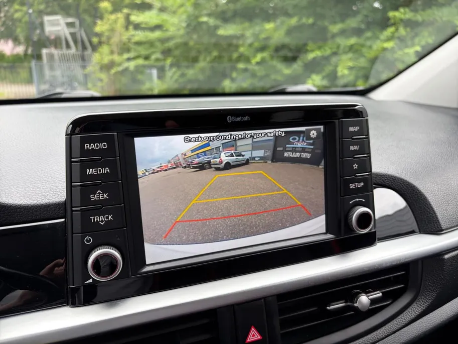 Kia Picanto 1.0 MPi GT-Line Edition Apple Carplay/Android Auto , navi , cruise , lm velgen , tel , camera , usb , sport stoelen , super mooie uitvoering . auto is voorzien van een nieuwe koppeling