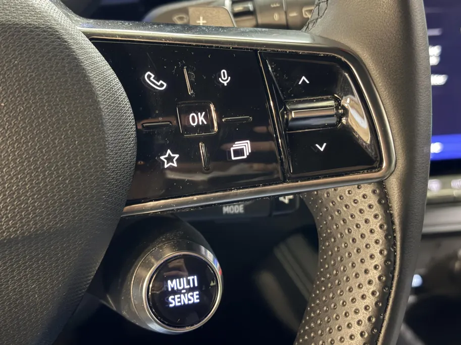 Renault Austral 200PK E-Tech Full Hybrid Techno Automaat | Camera | Parkeersensoren | Climate Control | Cruise Control | Apple CarPlay/Android Auto | Full LED | Licht & Regen Sensor | Lichtmetalen Velgen |