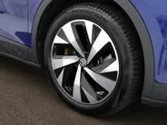 Volkswagen ID.4 Pro Business Advantage 77 kWh 204pk · SOH 95,8% · Inklap. Trekhaak · Warmtepomp · Stuur- & Stoelverwarming · 20'Velgen · ACC · Apple/Android Car Play ·