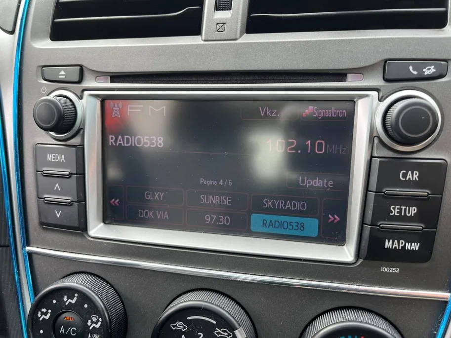 Toyota Verso-S 1.3 VVT-i Dynamic | Achteruitrij Camera | Panorama Dak | Parkeersensoren | Airco | Bluetooth | Hoge Instap | 12 Maanden Bovag Garantie