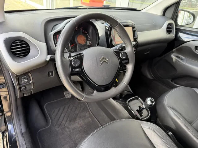 Citroën C1 1.0 VTi Automaat 5D SHINE | Leder | Camera | ECC | PDC | All-Season