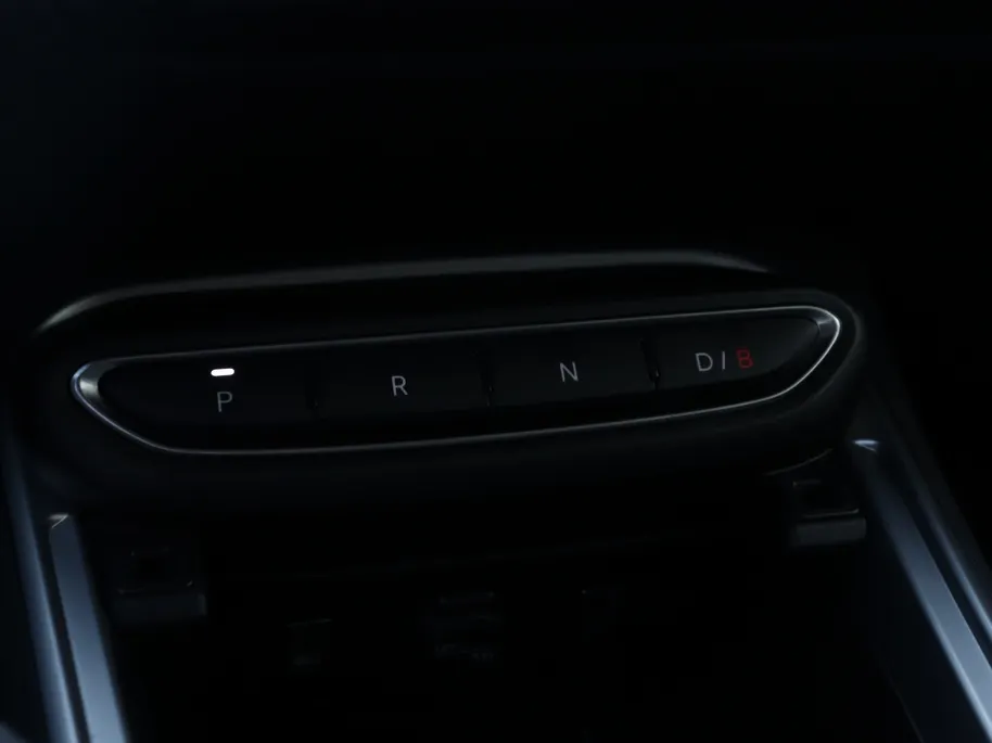 Jeep Avenger Summit 54kWh | Carplay | Camera | Winter | 18'