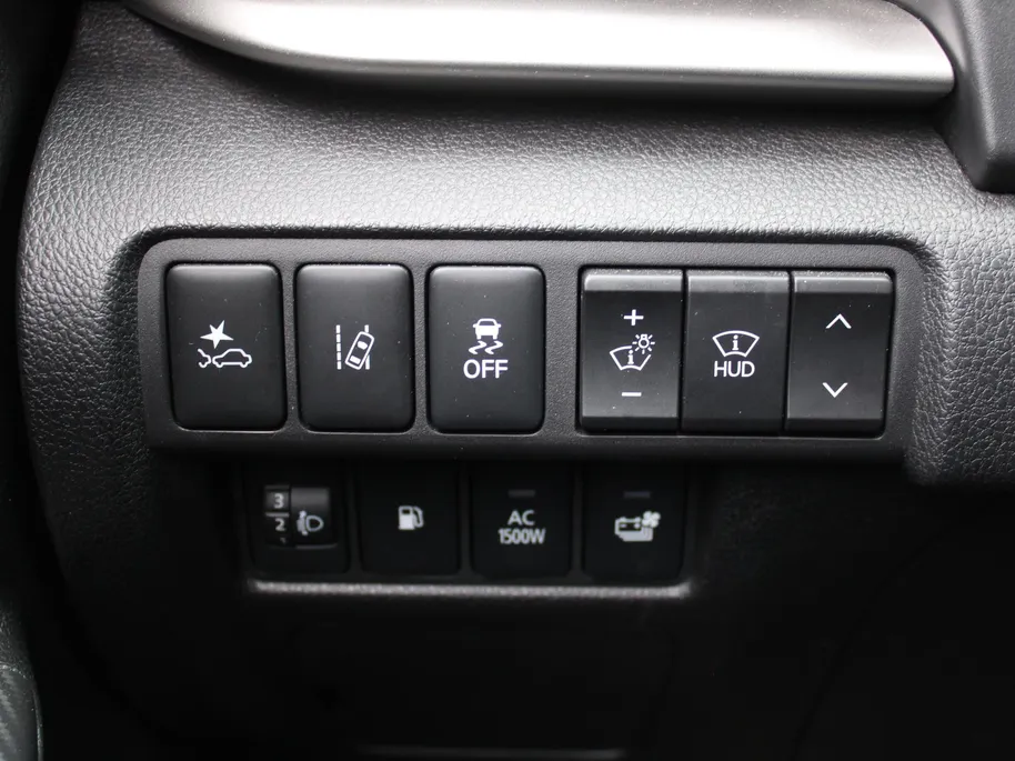 Mitsubishi Eclipse Cross 2.4 PHEV Instyle | BTW Auto | Stuur-/stoelverwarming | Leder | HUD | LED | Schuifdak | Dodehoek detectie | Clima | Cruise adapt. | 18' LM |