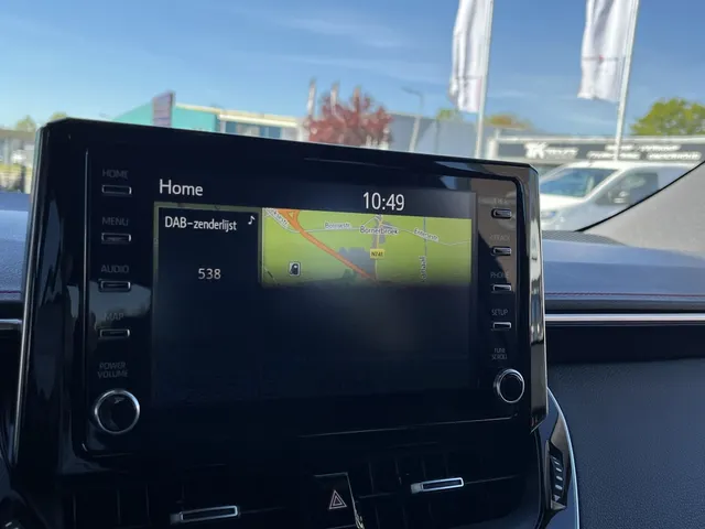 Toyota Corolla 1.8 Hybrid Executive | Bi-Tone | All Seasons