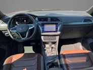 Volkswagen Tiguan 1.4TSIeHybrid/150PK R-Line Business+ · Panoramadak · Leder · Trekhaak · Camera · Apple/Android Car Play