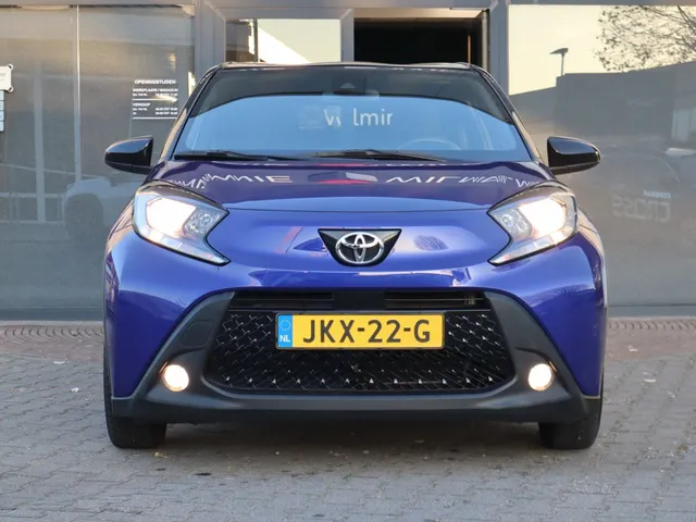 Toyota Aygo X 1.0 CVT Pulse Bi-tone Automaat | AllSeasons | Stoelverwarming