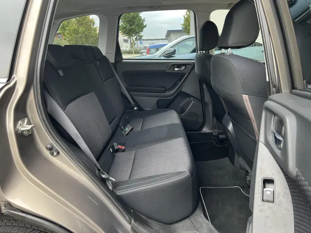 Subaru Forester 2.0 Luxury Plus Eyesight Automaat | Trekhaak | 17' LM Velgen | Climate Control | Elek. Schuif/Kantel Dak