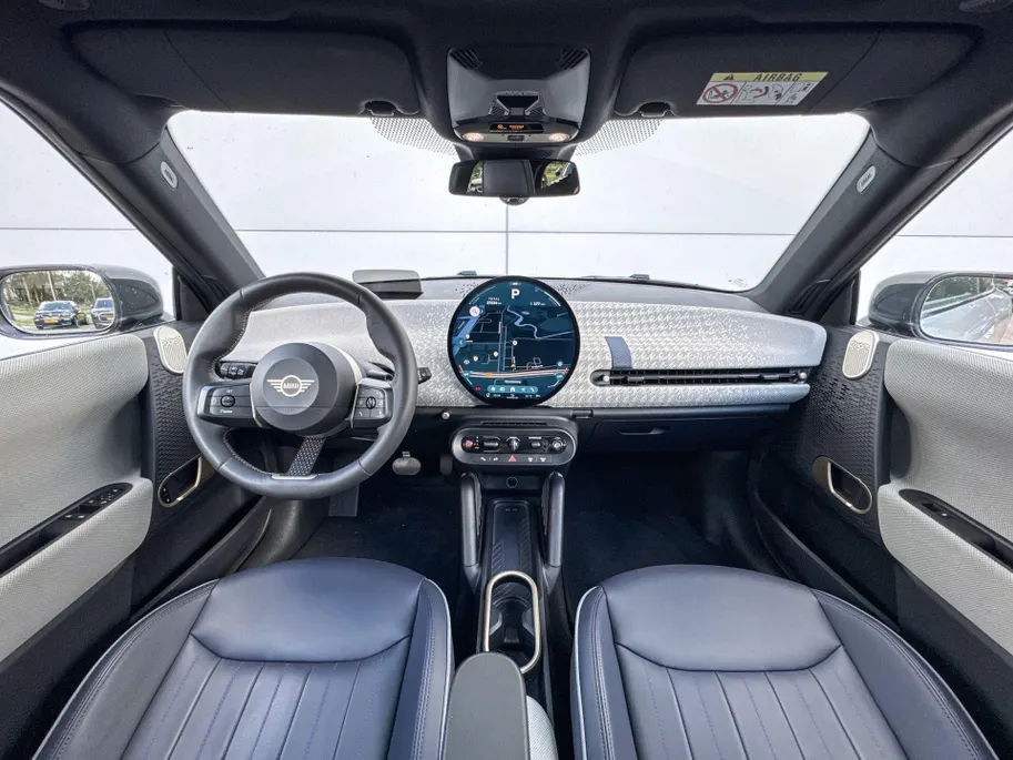 MINI Cooper 3-deurs Electric Cooper E Favoured L 40.7 kWh