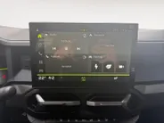 Dacia Duster 1.6 Hybrid 140 Journey NAVIGATIE AIRCO 360CAMERA CRUISE CONTROLE APPLE CARPLAY ANDROID AUTO HOGE INSTAP LET OP IS EEN DEMO VRAAG NAAR DE KMSTAND