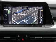 Volkswagen Golf 1.0 eTSI 110pk DSG Life · Camera · Apple/Android Car Play · Navigatie · P-Sensoren · Sfeerverlichting · 16'' Inch · Garantie t/m 06-02-2028 of 100.000km