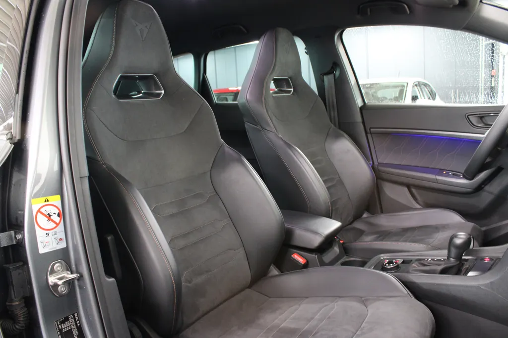 CUPRA Ateca 2.0 TSI 4DRIVE DSG-7 300PK / 360° Camera / 20'' LMV / Elektr. klep / DCC / Stuur + Stoelverwarming / Beats /