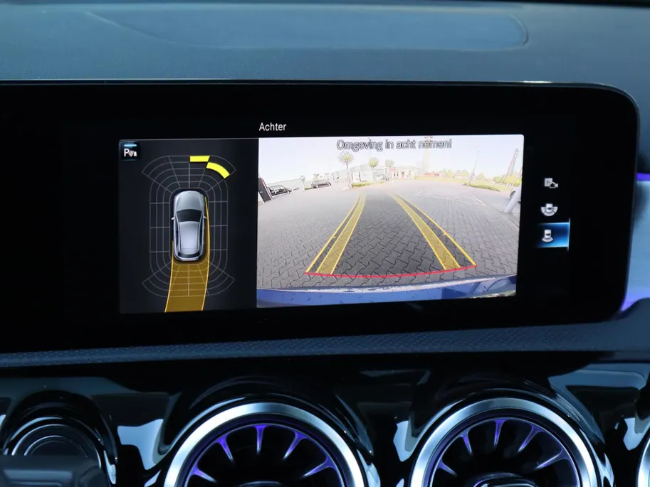 Mercedes-Benz A-Klasse 180 Business Solution AMG l Nightpakket l Achteruitrij camera l AMG Line l Ambiente lichtpakket