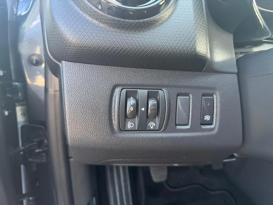 Renault Clio 0.9 TCe Intens | Bluetooth | Cruise & Climate Control | Parkeersensoren | Navigatie | LMV | Onderhoudshistorie | 12 Maanden BOVAG Garantie
