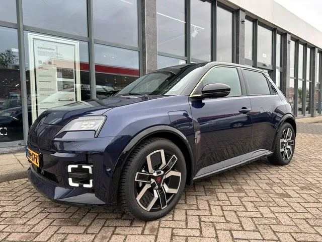Renault 5 Comfort range iconic cinq 52 kWh | INCL. V2G LADER | WINTERPACK | CAMERA
