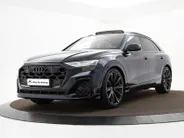 Audi Q8 55 TFSI e quattro Pro Line S 394 PK · 22' LM Velgen · Glazen panorama dak · B&O Premium 3D · Assist. plus, remote park · Stoelventilatie + Massage · Trekhaak · Servosluiting