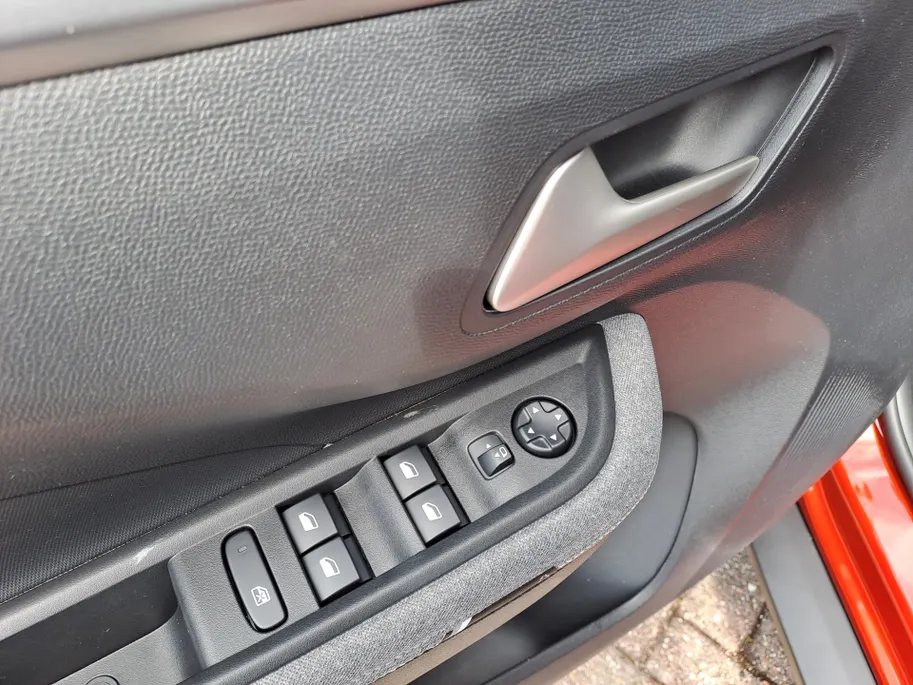 Opel Frontera 1.2 Turbo Hybrid GS | Apple Carplay/Android Auto | Navi | Camera | AUTOMAAT! | Dodehoek detector | ECC |