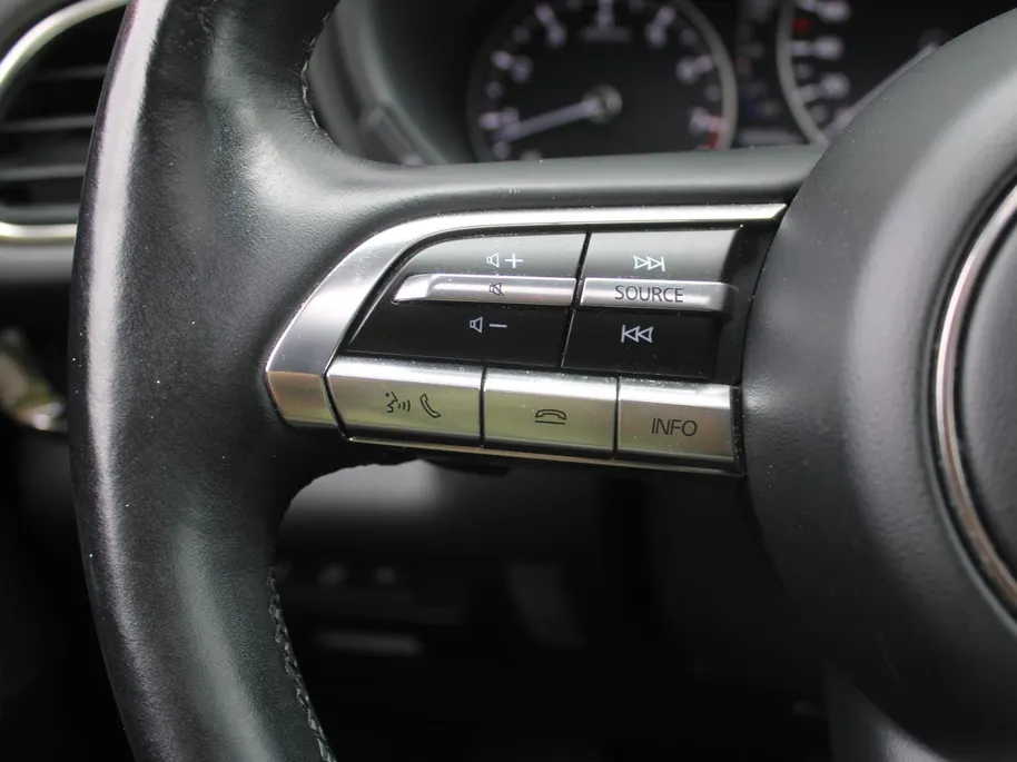 Mazda CX-30 2.0 e-SkyActiv-X M Hybrid Luxury | Trekhaak | Schuifdak | 18' LM | Leer | Elektr. stoelverstelling | Stuur-/stoelverwarming | HUD | 360 Camera | Winterset |