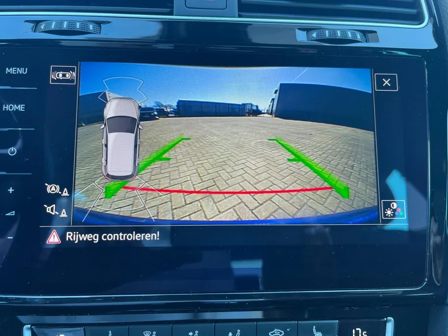 Volkswagen Golf 2.0 TSI 4Motion R | Carplay | Stoelverwarming | Parkeercamera | Climate Control