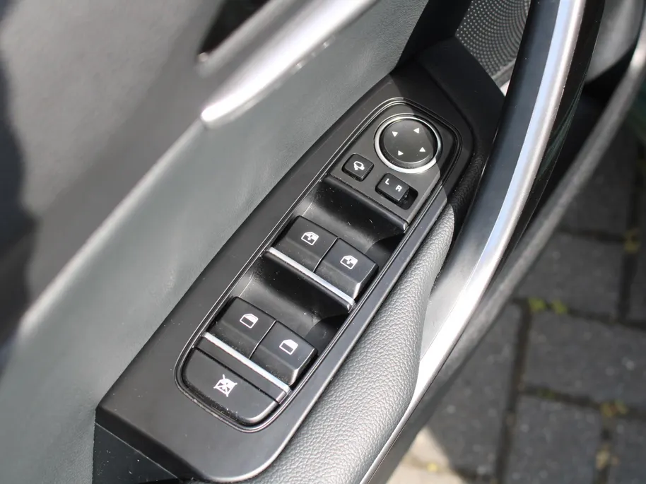 Kia Ceed 1.0 T-GDi DynamicPlusLine | Stuur-/stoelverwarming | Camera | Draadloos laden | LED | Dodehoek detectie | 16' LM |