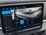 Volkswagen T-Roc 1.5eTsi/150PK R-Line · Trekhaak · Navigatie · Camera + Parkeersensoren · Stoelverwarming · Apple/Android Car Play · Garantie t/m 19-01-2028