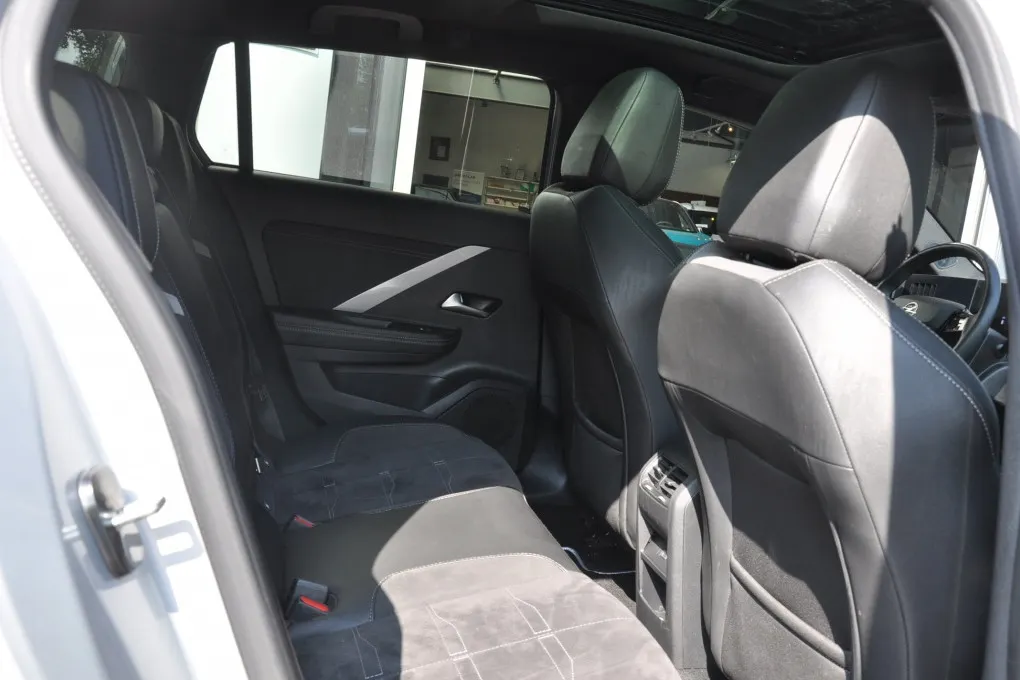 Opel Astra Sports Tourer 1.2 Turbo GS 19 inch Comfort Pakket Pano dak