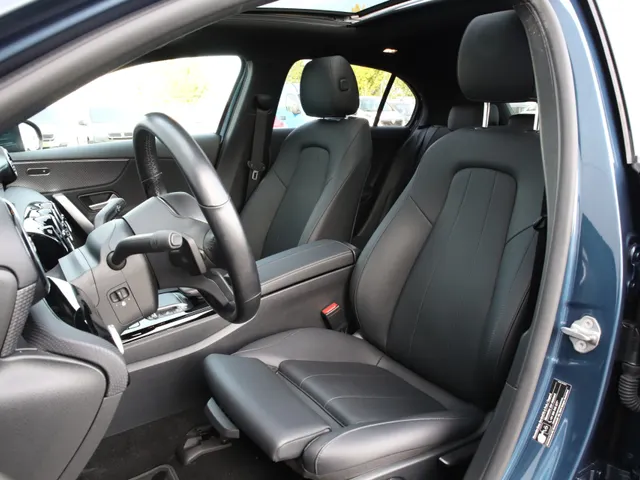 Mercedes-Benz A-Klasse 200 Luxury Line AUTOMAAT | LEER | CLIMA | PANO | NAVI