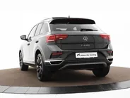 Volkswagen T-Roc 1.5 TSI 150pk Sport Business R · Panoramadak · Camera · Standkachel · Stoelverwarming · Navigatie · 19' Velgen · Elek. Inklapbare Spiegels ·