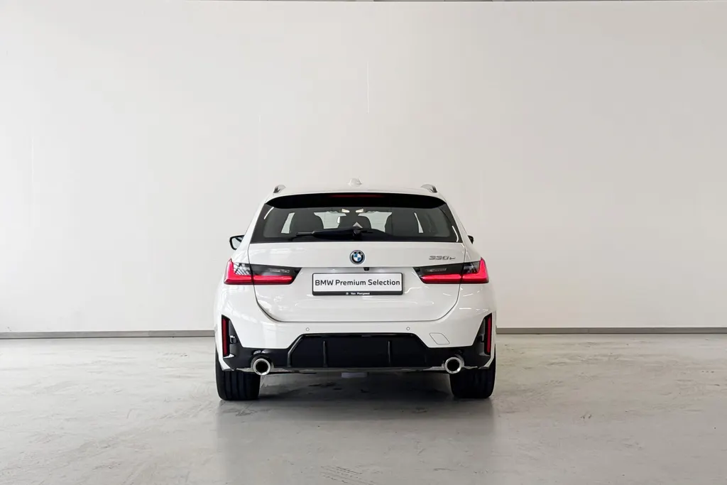 BMW 3 Serie Touring 330e Comfort Pack M Sport Edition M Sportpakket