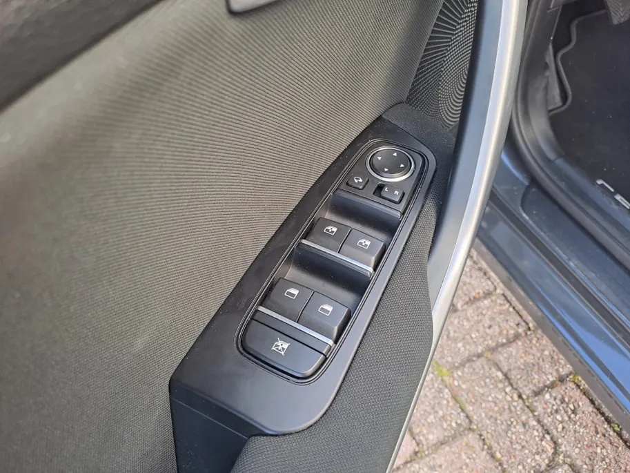 Kia Ceed 1.0 T-GDi DynamicLine | Navi | Cruise control adaptief | Climate Control | Apple Carplay/Android Auto | Camera
