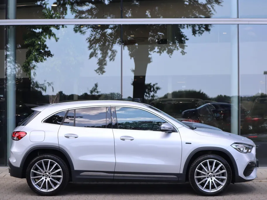Mercedes-Benz GLA 250 e AMG Line l Keyless l Stoelverwarming l Achteruitrij camera