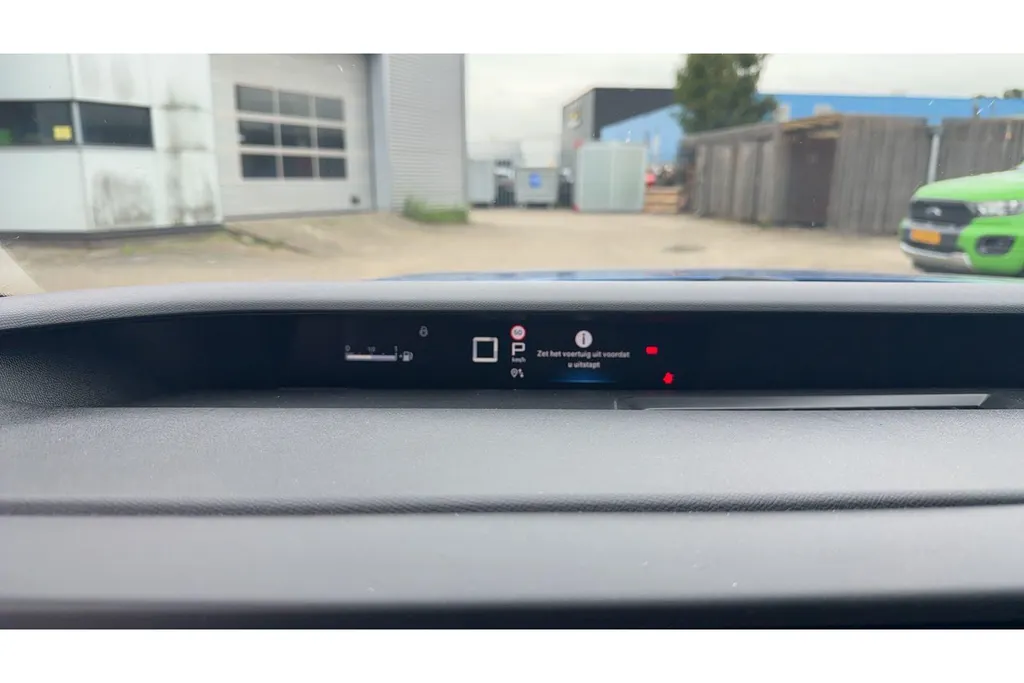 Citroën C3 1.2 Hybrid 110pk Max | Wordt verwacht | Dealer onderhouden | NL auto | Automaat | Cruise control | Apple carplay & Android auto | Navigatie | Draadloos opladen mobiel | 17' lichtmetalen velgen | Bovag garantie |