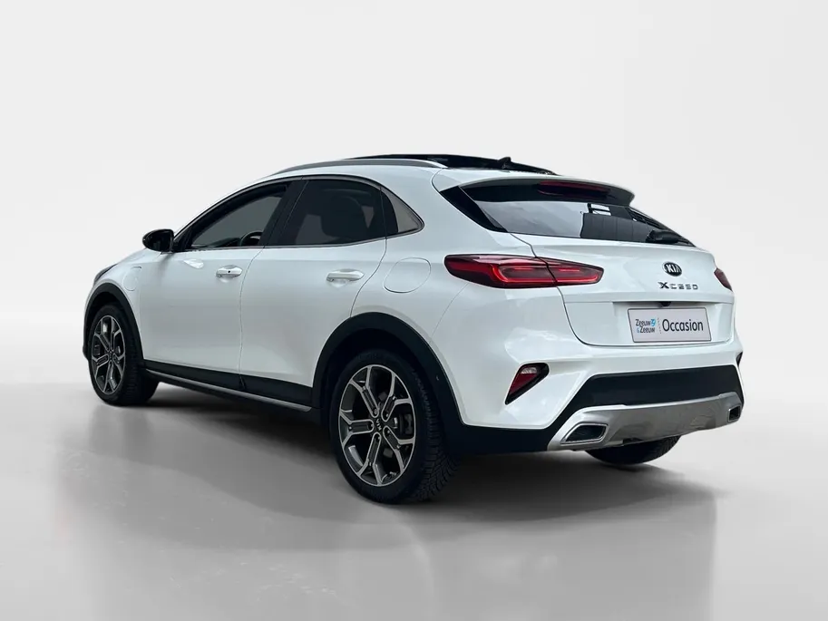 Kia XCeed 1.6 GDi PHEV ExecutiveLine | Trekhaak Afneembaar + 13-Polige Stekker | Apple Carplay / Android Auto | Navigatiesysteem | Stoelverwarming + Stoelkoeling | Stuurverwarming | Elektrisch Verstelbare Voorstoelen | Bestuurdersstoel Met geheugen | Elektrisch bed