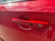 Hyundai Kona EV Fashion 64 kWh 204PK | Warmtepomp | SOH 100 % | Navigatie | Apple Carplay & Android Auto | Adaptive cruise control | Climate control | Head-up display | Parkeersensoren achter | Trekhaak |