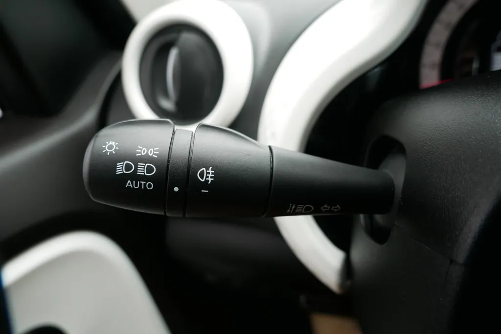 Renault Twingo Z.E. R80 Collection *Automaat*Navi*Climate*Parkeersensoren*Hoge instap*Kleine Draaicirkel!