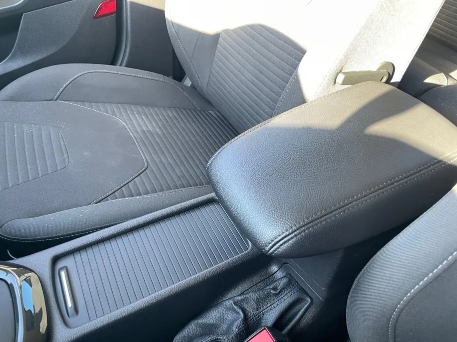 Ford Focus 1.5 Titanium *Automaat*Navi+Camera*Climate Control*Winter Pack*LM.Velgen*Zeer nette auto!
