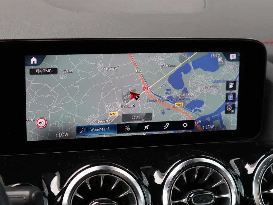 Mercedes-Benz EQA 250 AMG Line 67 kWh l Stoelverwarming l Ambiente lichtpakket l Achteruitrij camera