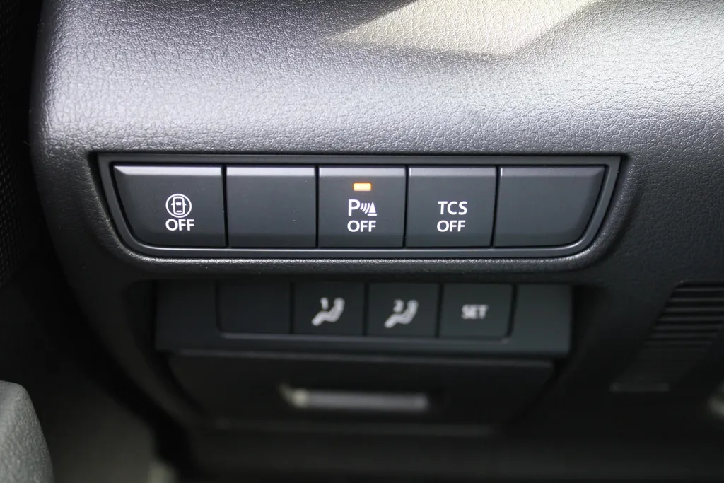 Mazda MX-30 e-SkyActiv EV 145PK Advantage Modern 36 kWh | Stoelverwarming | HUD | Dodehoek detectie | Elek. stoelverstelling | LED | 18' LM | Camera |