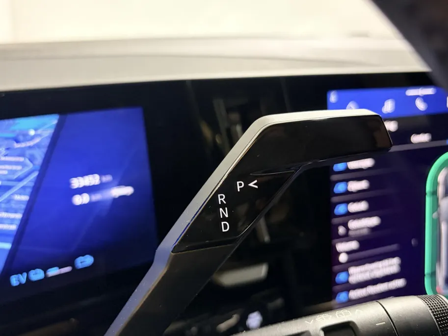 Renault Austral 200PK E-Tech Full Hybrid Techno Automaat | Camera | Parkeersensoren | Climate Control | Cruise Control | Apple CarPlay/Android Auto | Full LED | Licht & Regen Sensor | Lichtmetalen Velgen |