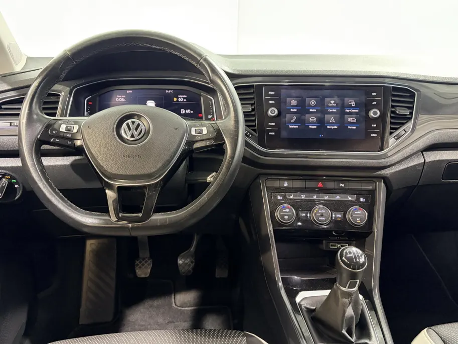 Volkswagen T-Roc 1.5 - 150PK TSI Sport | Digital Cockpit | Stoelverwarming | Navi | Apple CarPlay/Android Auto | Adaptive Cruise Control | Climate Control | Armsteun | Lichtmetalen Velgen |
