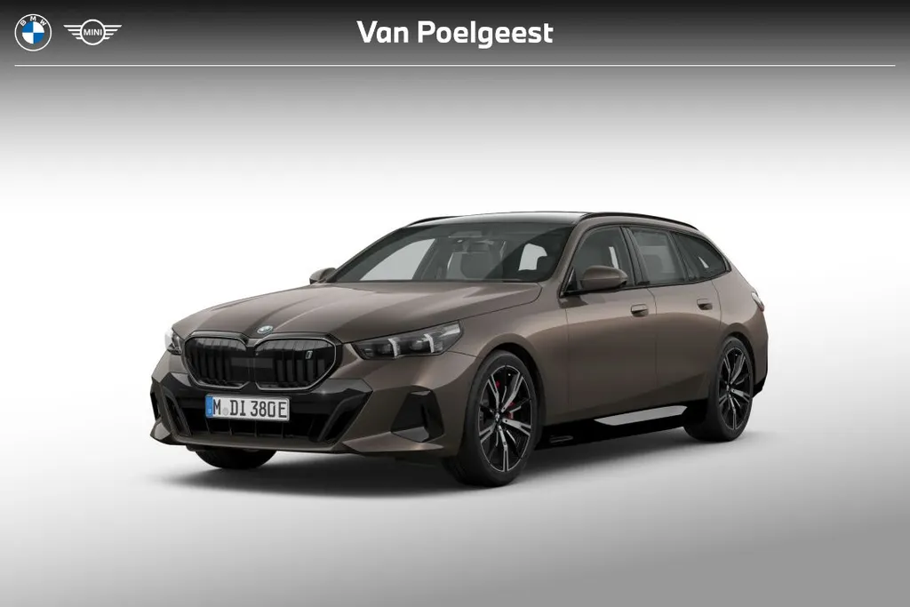 Tree Arows Nieuw BMW i5 Touring €92.803,- uit voorraad - Van Poelgeest