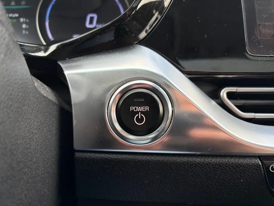 Kia e-Niro DynamicPlusLine 64 kWh | *1E EIGENAAR | FABRIEKSGARANTIE | SCHUIF- KANTELDAK | APPLE CARPLAY/ ANDROID AUTO | NAVI | CAMERA | STUUR/ STOELVERWARMING | STOF/ LEDER | ETC…