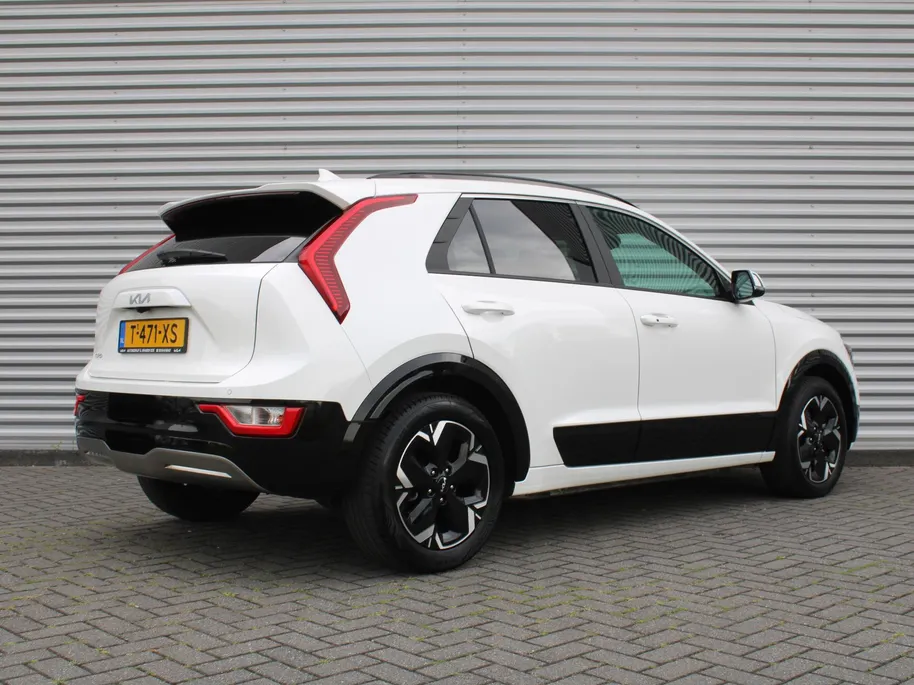 Kia Niro EV Edition 64.8 kWh | Stuur-/stoelverwarming | Camera | Cruise adapt. | Navi | 17' LM | Clima |